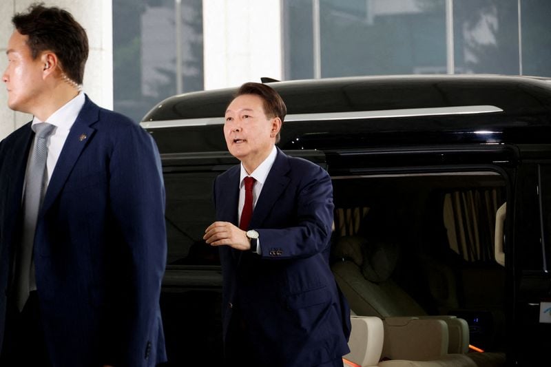 Image for South Korea prosecutors file request to detain ex-president Yoon