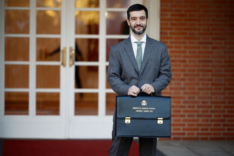 Image for Spain proposes bans on concert ticket scalping, fuel advertising