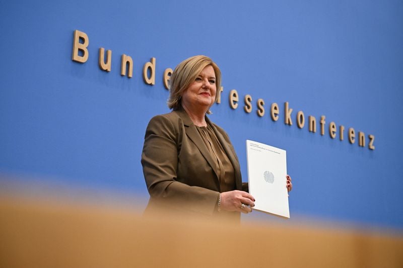 Image for Report says German military is ageing and shrinking as parties seek funding