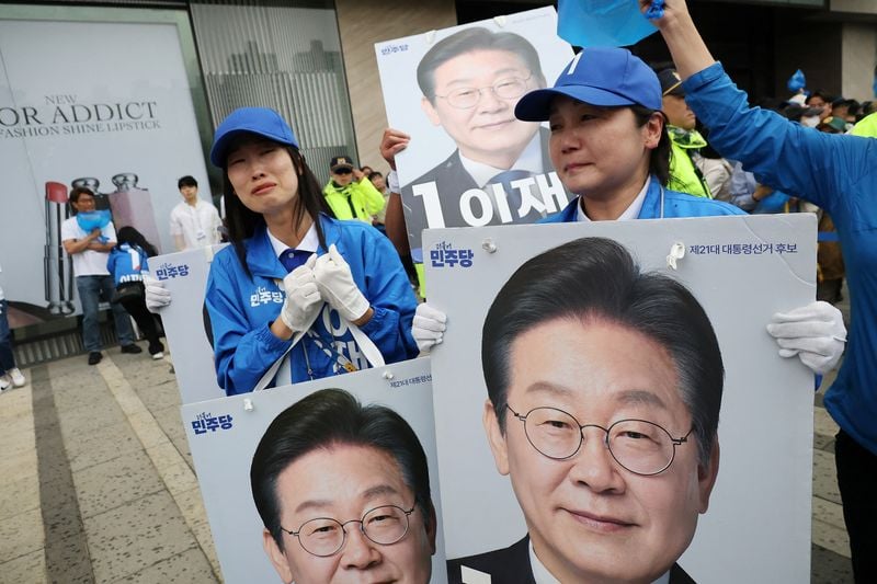 Image for South Korea presidential hopefuls make final pre-election pitch to voters