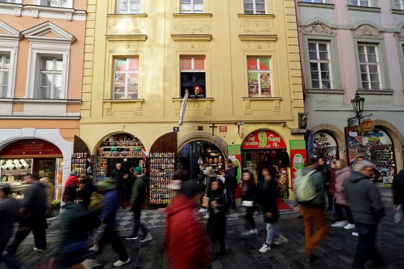 Image for Czech economy accelerates in first quarter on higher household spending