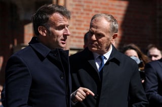 Image for France, Poland boost defence ties with military satellite project