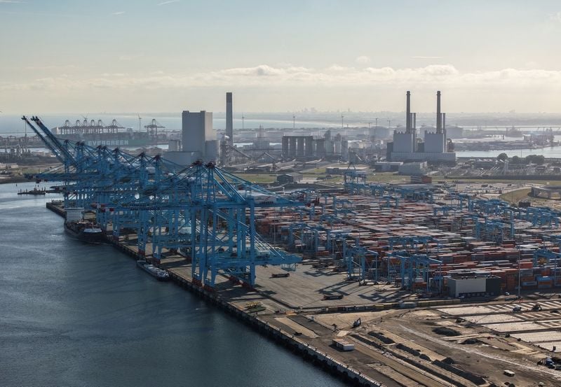 Image for Rotterdam port container traffic disrupted as lashers strike for higher wages