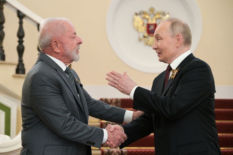 Image for Lula and Putin discuss peace in Ukraine before US summit