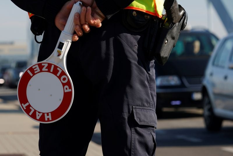 Image for German border police's expulsion of asylum seekers unlawful, court rules