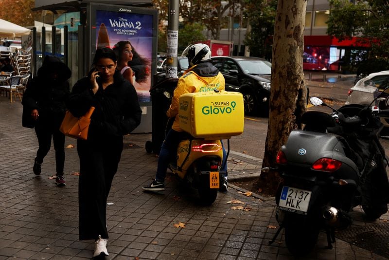 Image for Glovo suspends contested heatwave bonus for couriers in Italy