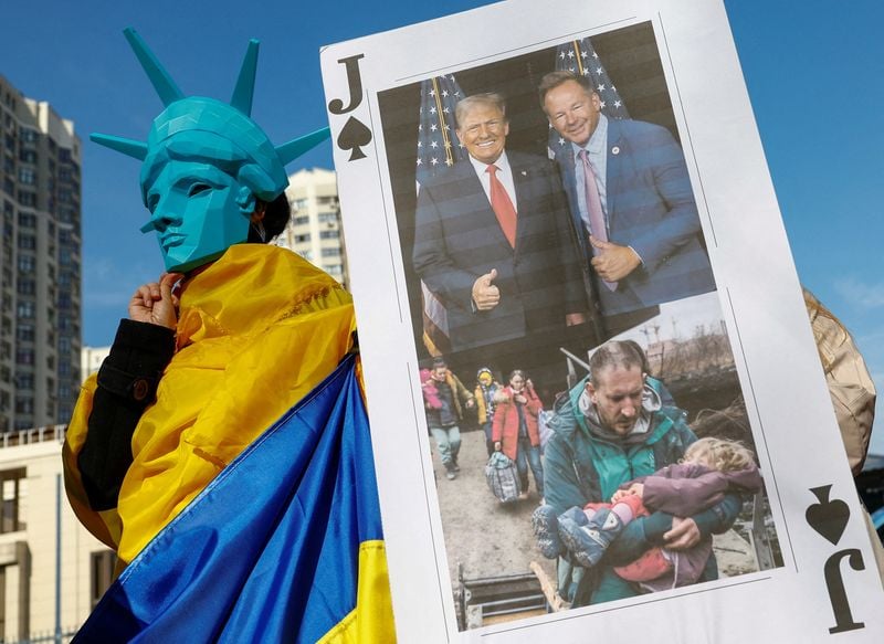 Image for Pressure mounting on reluctant Trump to impose sanctions on Russia