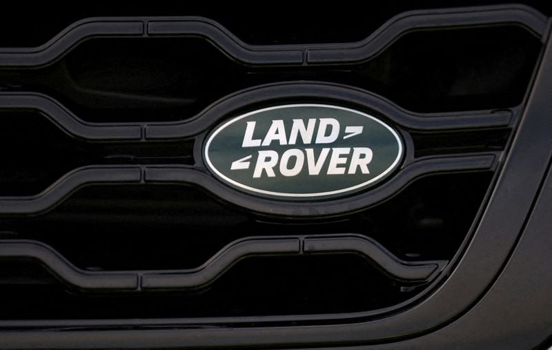 Image for Britain pledges $2 billion loan guarantee for Jaguar Land Rover
