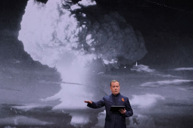 Image for Medvedev warns Europe of the nuclear danger of war with Russia