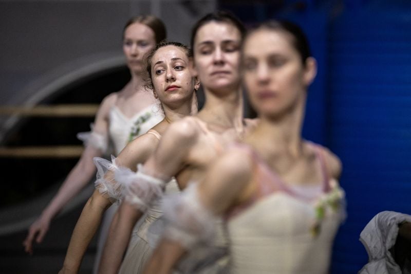 Image for In Ukraine's Kharkiv, ballet offers 'rebirth' after bombs and bullets