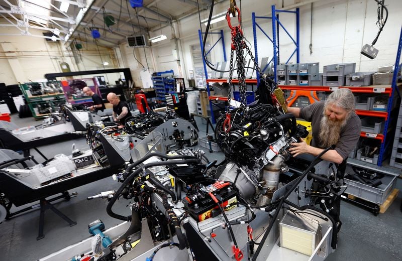 Image for UK manufacturing PMI shows first growth in over a year in November