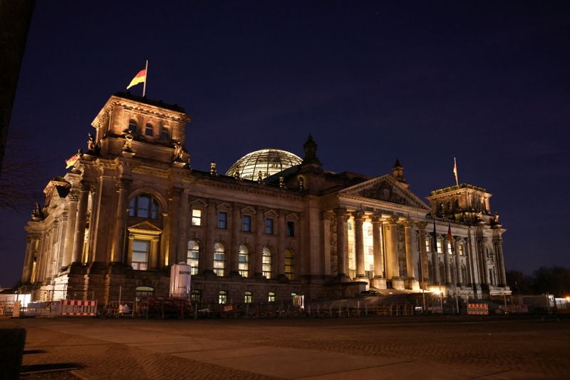 Image for German lawmakers set timetable in race for borrowing bonanza