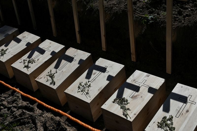 Image for Poland buries wartime remains in western Ukraine as part of reconciliation