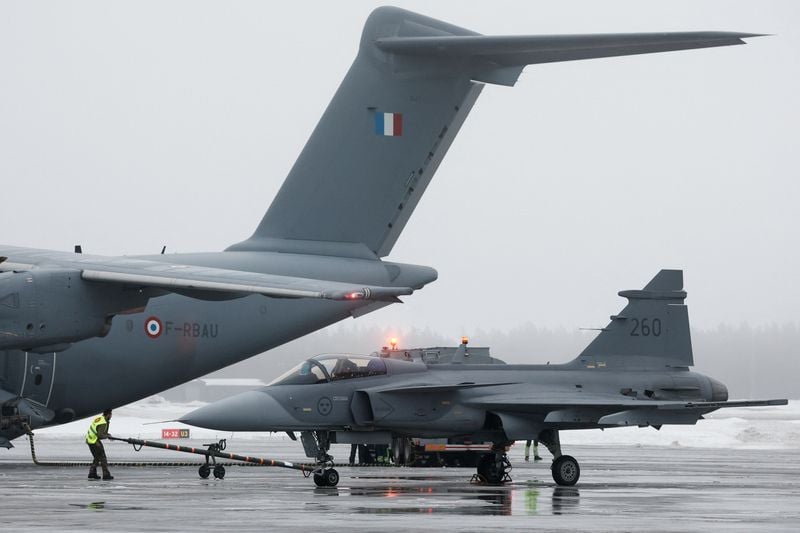 Image for Sweden to buy air defence systems for 8.7 billion crowns, defence minister says