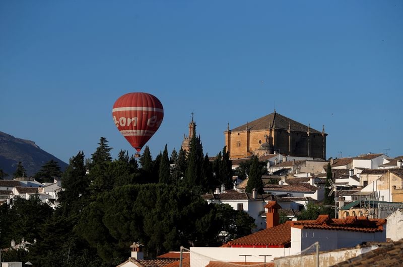 Image for Germany's E.ON dials up spending to $57 billion, shares near 15-year high