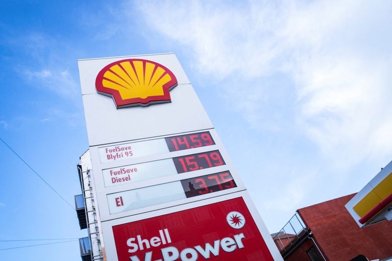 Image for Exclusive-Shell declares force majeure to clients who buy Qatari LNG, sources say