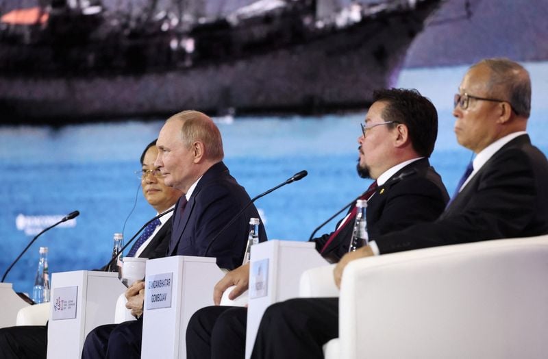 Image for Russia's Putin denies economy is stagnating, as evidence suggests otherwise
