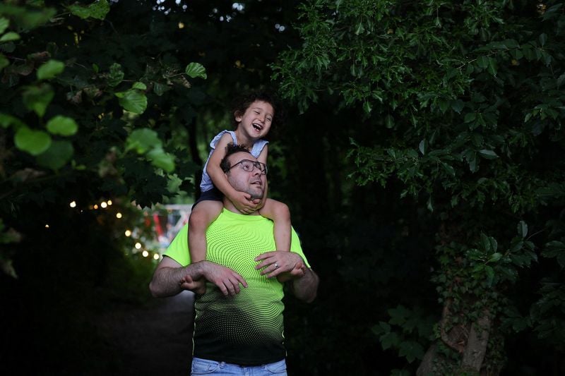 Image for A journey to belong: migrants describe ten years in Europe