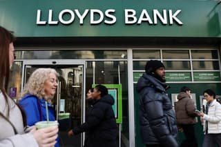 Image for Lloyds faces $87.9 million lawsuit over mis-sold car loans, FT reports
