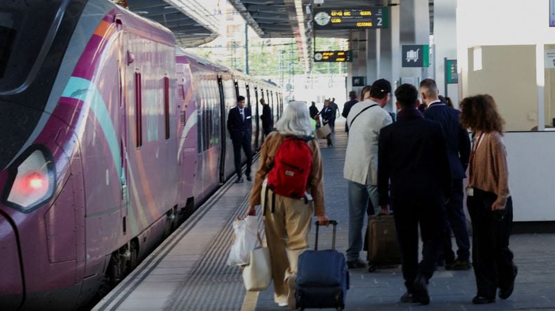 Image for Report on Spain's nationwide blackout won't assign blame, antitrust chief says