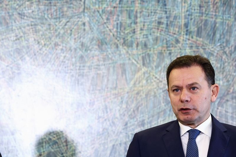 Image for Portugal cabinet to study conflict of interest allegations against PM