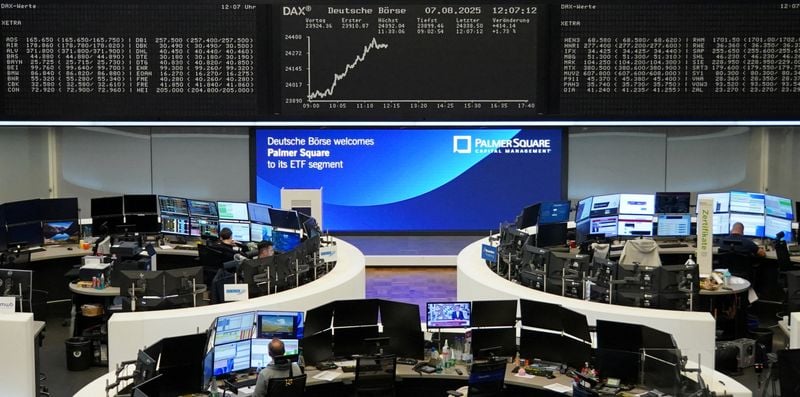 Image for European shares log second weekly gain, focus on Trump-Putin talks