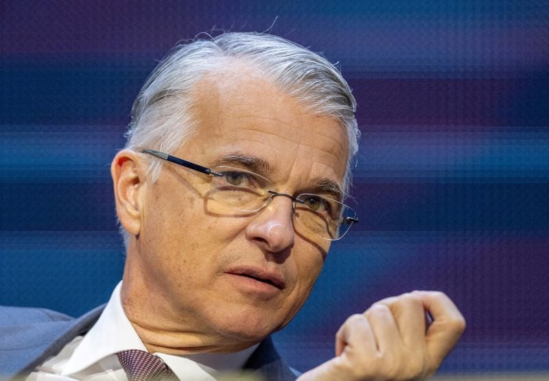 Image for UBS signals dividend and buyback plans on track despite regulatory push