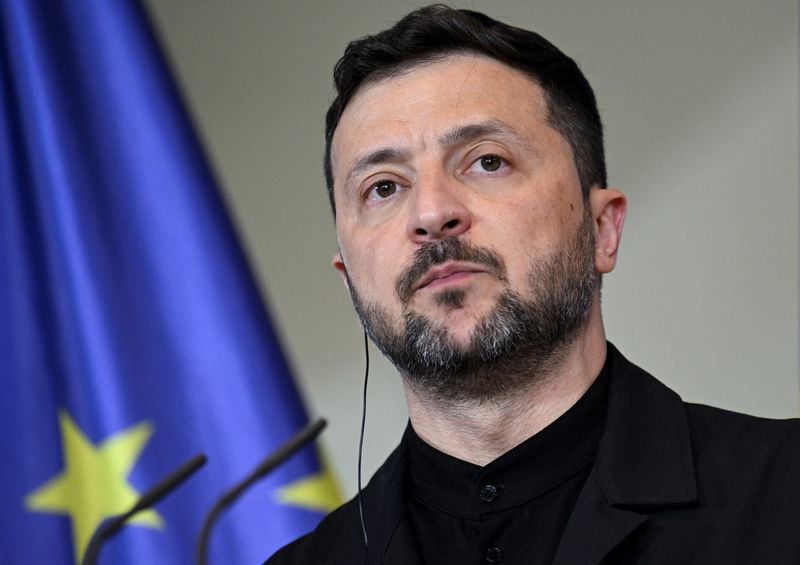 Image for Zelenskiy accuses Russia of 'another deception' by holding back peace memorandum