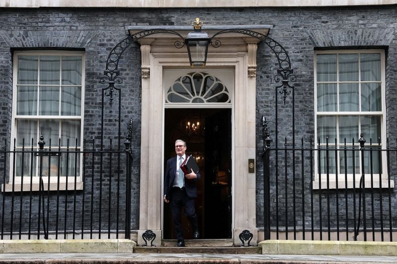 Image for Sterling strengthens on easing concerns over PM Starmer's position