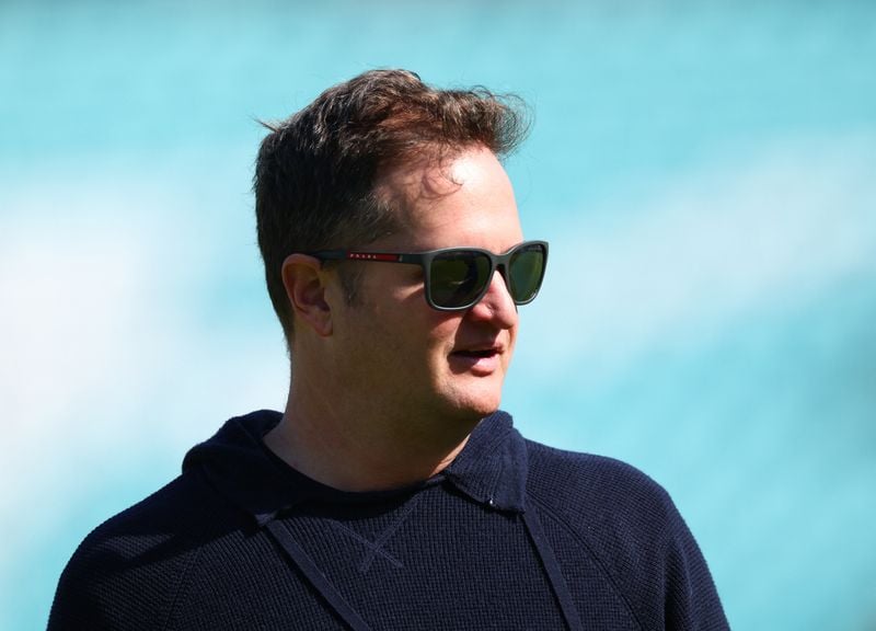 Image for Cricket-England to probe reports of excessive drinking during Ashes break