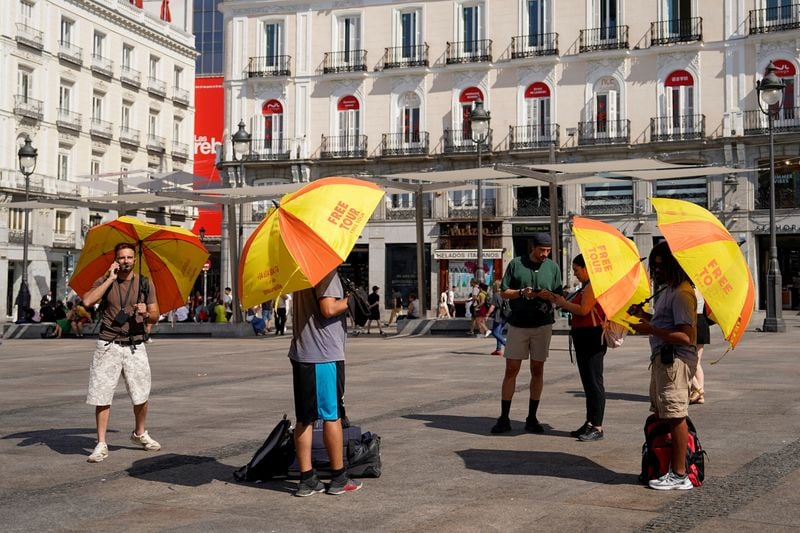 Image for Spain's tourism sector expects slowdown in summer sales