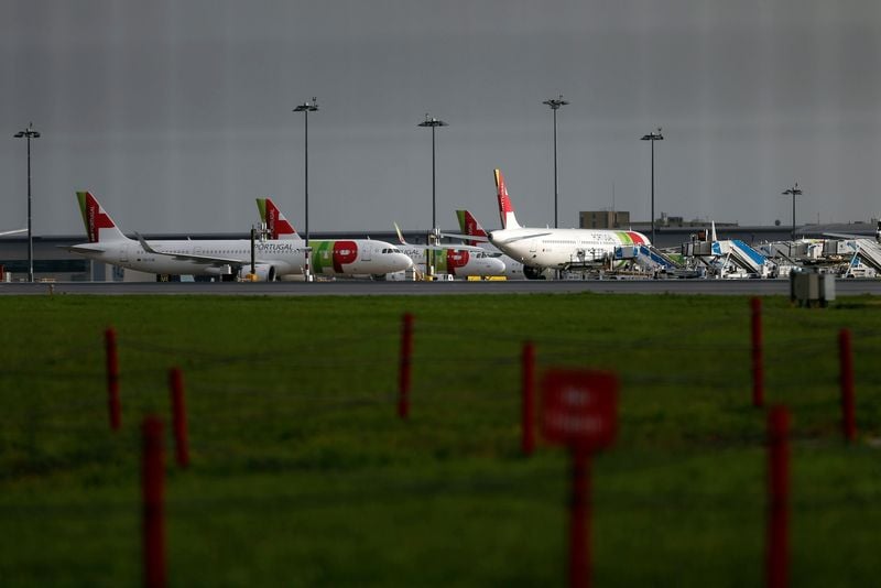 Image for Portugal demands that TAP bidders bolster operations in all its airports, not just Lisbon