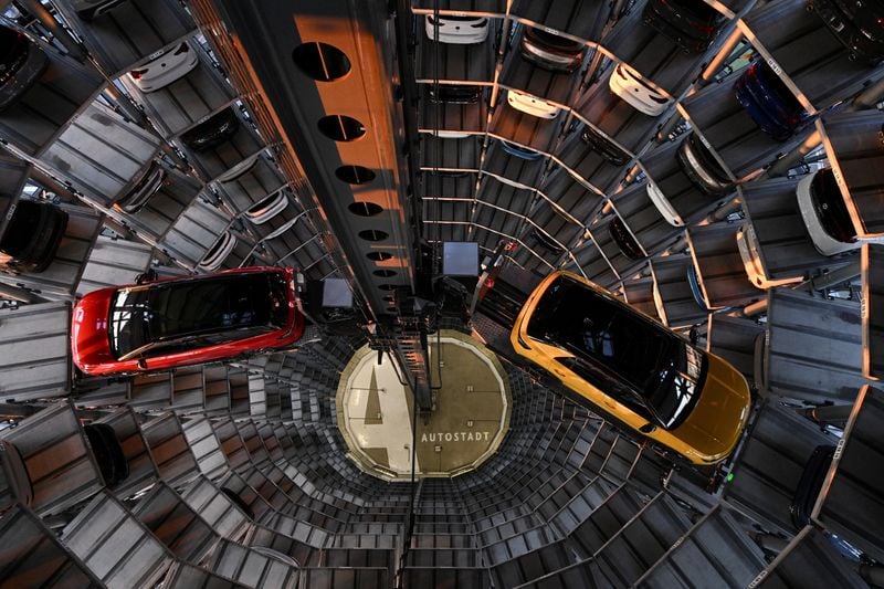 Image for Explainer-Europe's carmakers look to overturn 2035 combustion engine ban