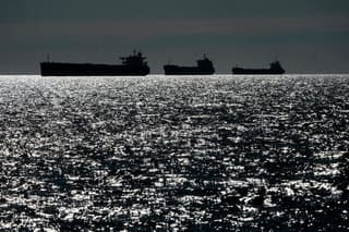 Image for Estonia says detaining Russia's tankers in Baltic Sea is too risky