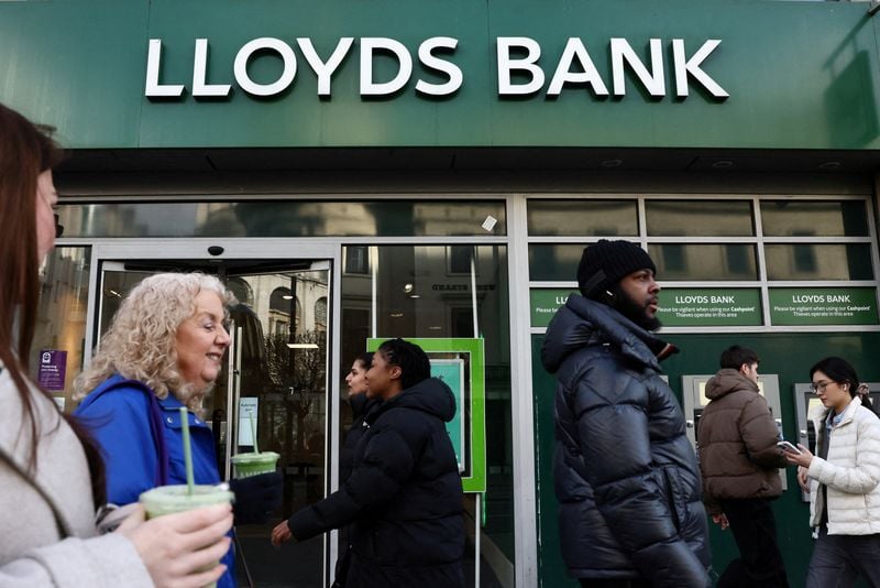 Image for Nearly half a million customers hit by Lloyds IT glitch that exposed transaction data, committee says 
