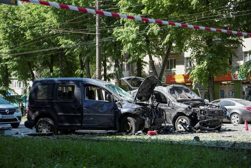 Image for Factbox-Russia and Ukraine miles apart on peace terms