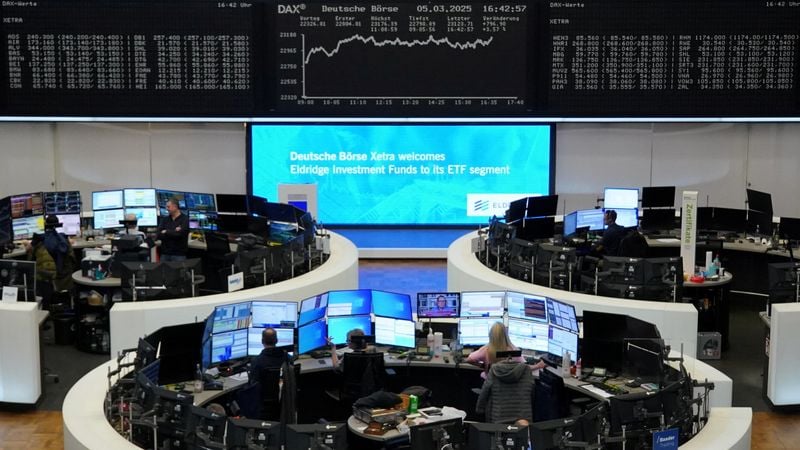 Image for STOXX 600 closes flat as ECB boost counters pressures from yields