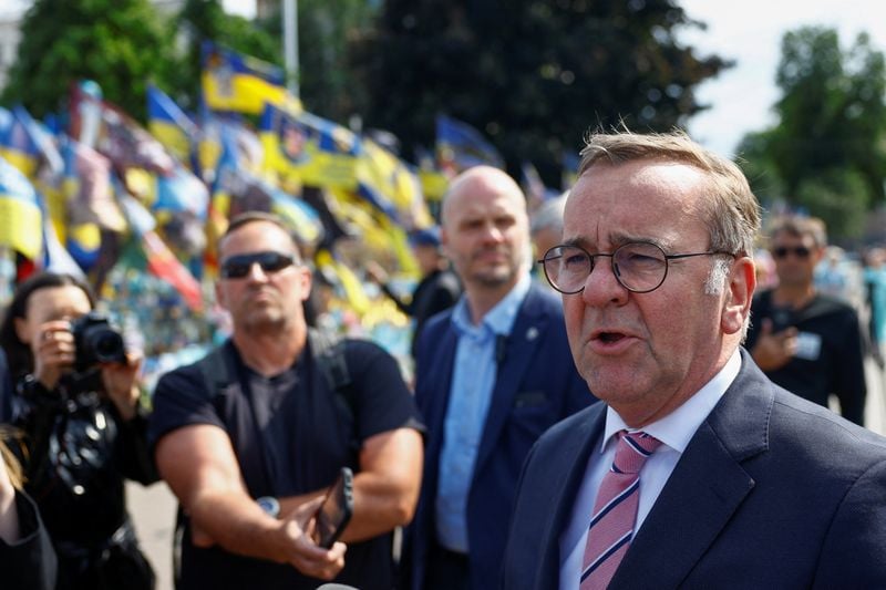 Image for German defence minister: not considering sending Taurus missiles to Ukraine