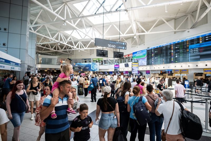 Image for Budapest Airport resumes operations after storm damage