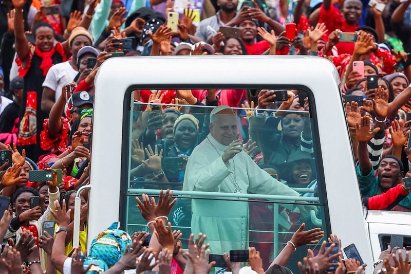Image for Crowds gather in Cameroon for biggest event of Pope Leo's Africa tour