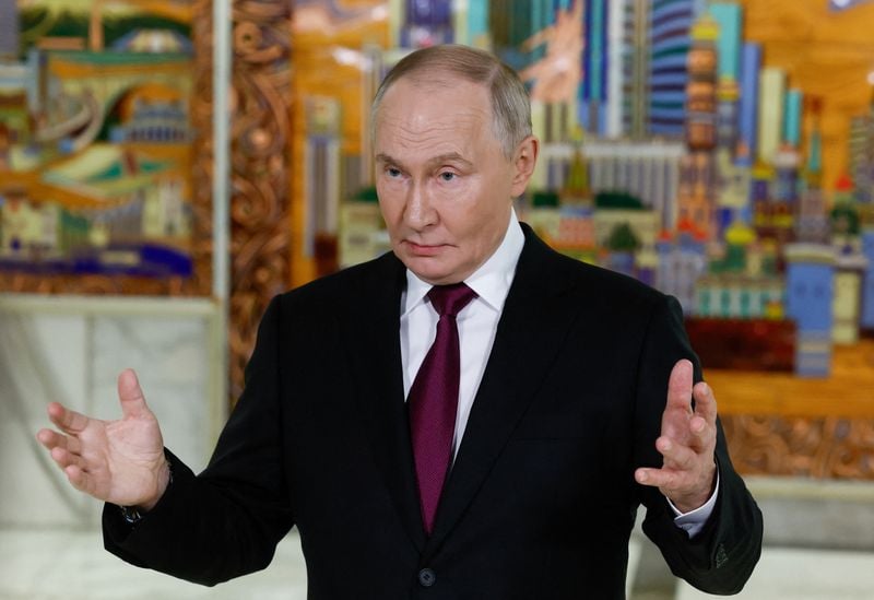 Image for Putin threatens to 'cut Ukraine off from the sea' after attacks on tankers