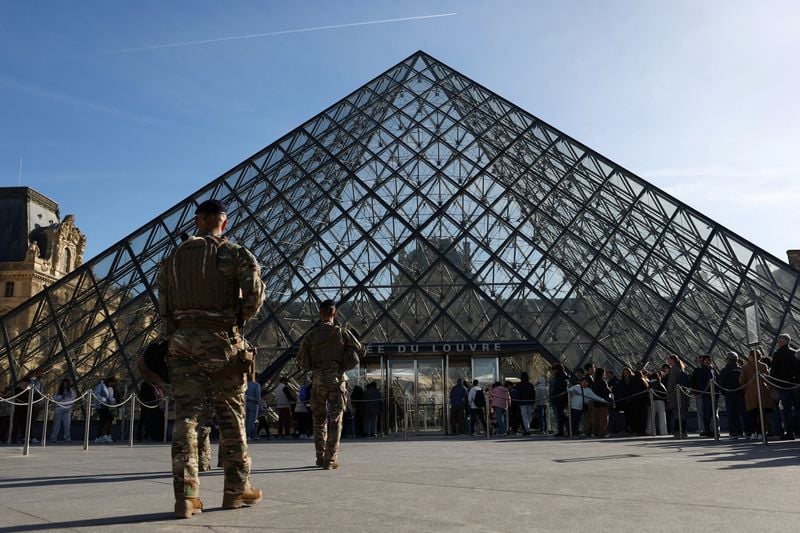 Image for Louvre heist work of petty criminals, not organised crime, prosecutor says