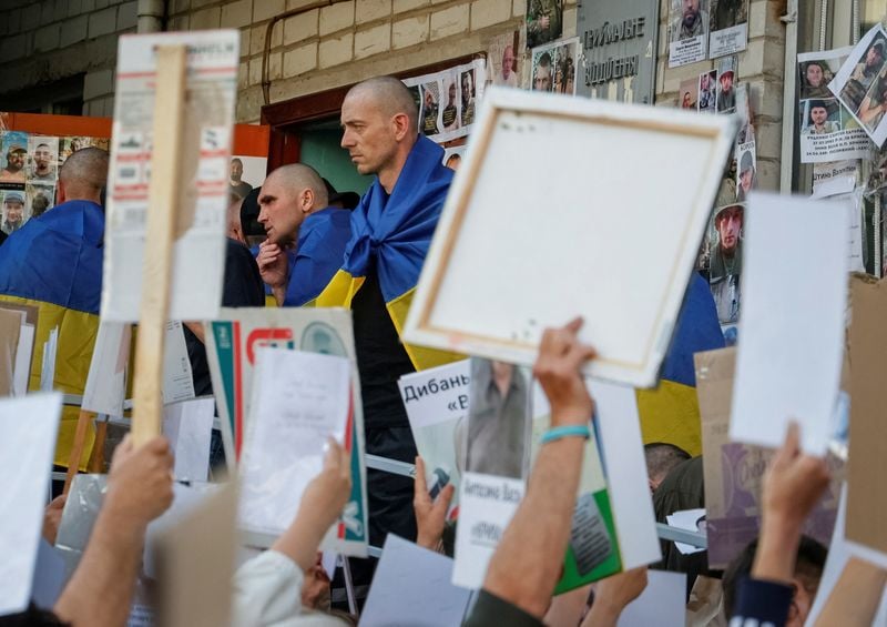 Image for Ukraine brings home new group of POWs, Zelenskiy says