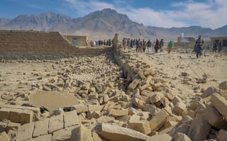 Image for Pakistan bombs airline fuel depot near Kandahar airport, Afghan Taliban says