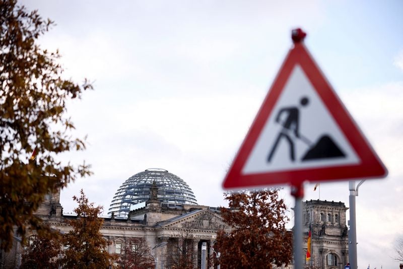 Image for Germany's parliament backs 5 billion euro tax relief for restaurants, commuters