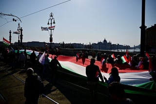 Image for Hungary's feuding parties gather for key show of force ahead of election