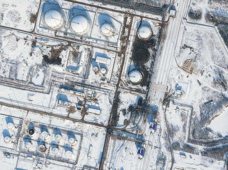 Image for One killed in explosion at Rosneft's oil refinery, news agencies report