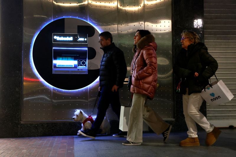 Image for Sabadell shareholders approve TSB sale, $2.9 billion special dividend