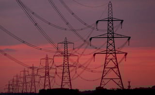 Image for Britain to overhaul energy regulator, give it power to ban bonuses