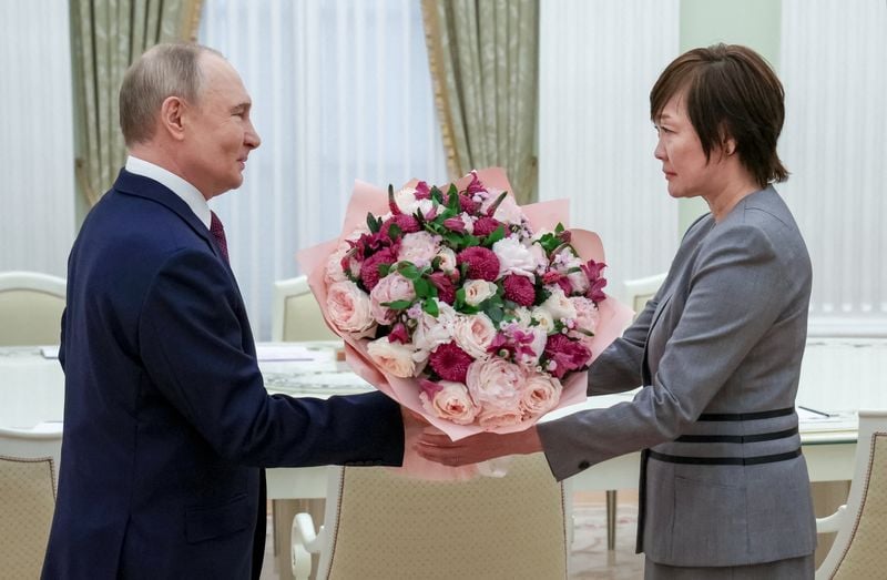 Image for Russia's Putin praises Abe, says late Japanese PM wanted peace treaty